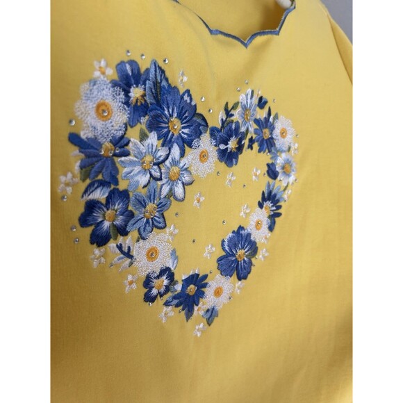 Quacker Factory Yellow Blue Floral Heart Embroidered Top size 2X Stones 3/4 - Picture 2 of 10